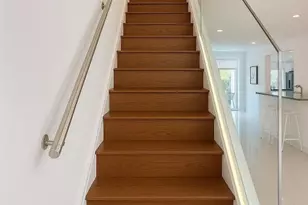 916 NE 27th Ave, Hallandale Beach, FL 33009 - Photo 8