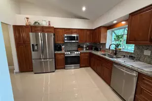 9237 NW 9th Pl, Plantation, FL 33324 - Photo 12