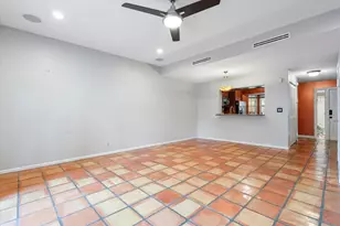 610 SE 14th Ct, Fort Lauderdale, FL 33316 - Photo 2