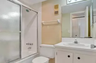 9440 Poinciana Pl, Davie, FL 33324 - Photo 20