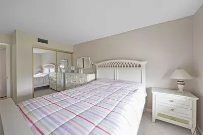 4980 E Sabal Palm Boulevard #330, Tamarac, FL 33319 - Photo 12