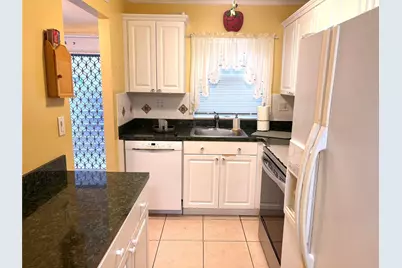 9261 Sunrise Lakes Boulevard #212, Sunrise, FL 33322 - Photo 6