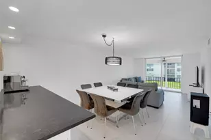 8911 S Hollybrook Blvd, Hollywood, FL 33025 - Photo 2