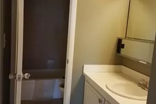 1400 St Charles Pl, Hollywood, FL 33026 - Photo 12