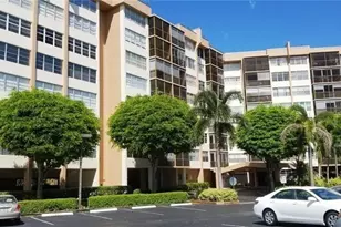 1400 St Charles Pl, Hollywood, FL 33026 - Photo 24