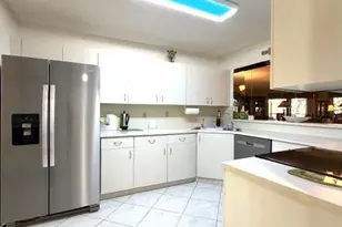 7449 Fairfax Dr, Tamarac, FL 33321 - Photo 8