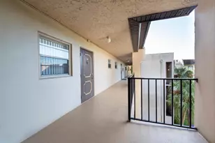 9230 Lagoon Pl, Davie, FL 33324 - Photo 1