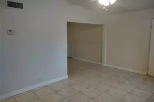 128 Miami Gardens Rd, West Park, FL 33023 - Photo 16