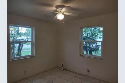 128 Miami Gardens Road, West Park, FL 33023 - Photo 30