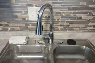 128 Miami Gardens Rd, West Park, FL 33023 - Photo 12