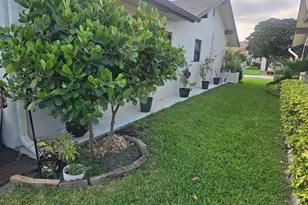 2098 SW 17th Dr, Deerfield Beach, FL 33442 - Photo 4