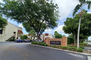 301 N Pine Island Rd, Plantation, FL 33324 - Photo 14