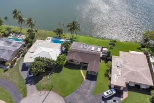 1774 NW 39th Pl, Oakland Park, FL 33309 - Photo 4