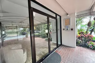 2850 N Palm Aire Dr, Pompano Beach, FL 33069 - Photo 2