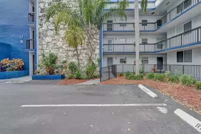 3060 Holiday Springs Boulevard #106, Margate, FL 33063 - Photo 14