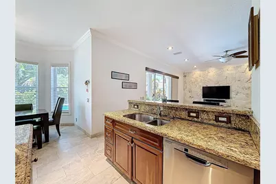 1673 Victoria Pointe Circle, Weston, FL 33327 - Photo 22