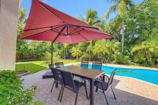 1673 Victoria Pointe Cir, Weston, FL 33327 - Photo 66