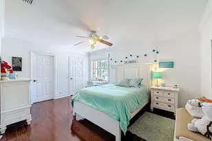 1673 Victoria Pointe Cir, Weston, FL 33327 - Photo 46