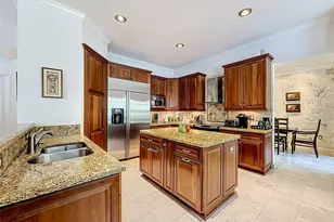 1673 Victoria Pointe Cir, Weston, FL 33327 - Photo 24