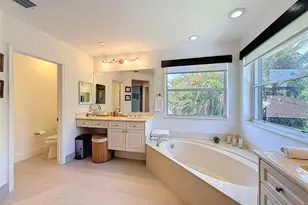 1673 Victoria Pointe Cir, Weston, FL 33327 - Photo 60