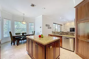 1673 Victoria Pointe Cir, Weston, FL 33327 - Photo 20