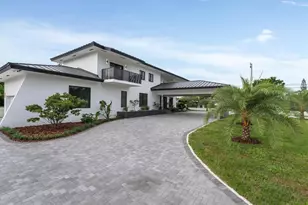 10201 SW 64th St, Miami, FL 33173 - Photo 2