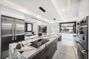 10201 SW 64th St, Miami, FL 33173 - Photo 12