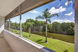 126 Sparrow Dr, Royal Palm Beach, FL 33411 - Photo 2