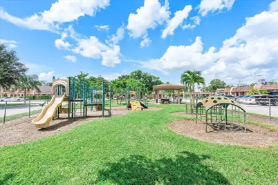 29 Laredo Place #29, Davie, FL 33324 - Photo 26