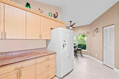 8486 Heather Place, Boynton Beach, FL 33472 - Photo 14