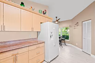 8486 Heather Pl, Boynton Beach, FL 33472 - Photo 14