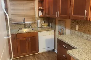 237 Farnham J, Deerfield Beach, FL 33442 - Photo 4