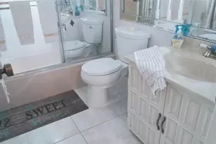 460 Paradise Isle Blvd, Hallandale Beach, FL 33009 - Photo 10