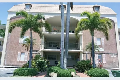 460 Paradise Isle Boulevard #301, Hallandale Beach, FL 33009 - Photo 18