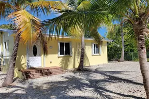 135 Peace Ave, Tavernier, FL 33070 - Photo 2