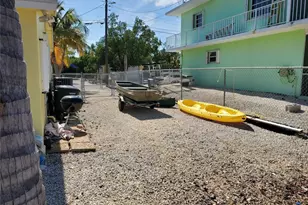 135 Peace Ave, Tavernier, FL 33070 - Photo 10