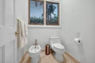1518 E Lake Dr, Fort Lauderdale, FL 33316 - Photo 52