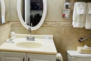 19201 Collins Ave, North Miami Beach, FL 33160 - Photo 10