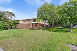 450 SE 7th St, Dania Beach, FL 33004 - Photo 22