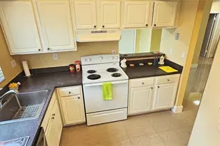 1881 NW 96th Terrace, Pembroke Pines, FL 33024 - Photo 4