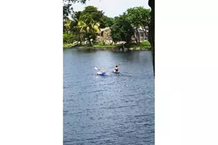 1881 NW 96th Terrace, Pembroke Pines, FL 33024 - Photo 30