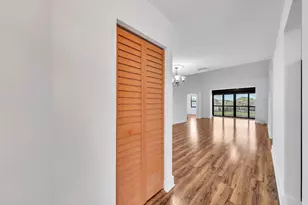 4111 Coral Tree Cir, Pompano Beach, FL 33073 - Photo 8