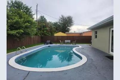 640 SW 68th Terrace, Hollywood, FL 33023 - Photo 2