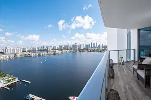 17111 Biscayne Blvd, North Miami Beach, FL 33160 - Photo 14