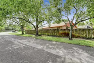 3440 E Point Dr, Cooper City, FL 33026 - Photo 40