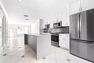 1917 NE 3rd St, Deerfield Beach, FL 33441 - Photo 6