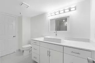 2200 S Cypress Bend Dr, Pompano Beach, FL 33069 - Photo 14