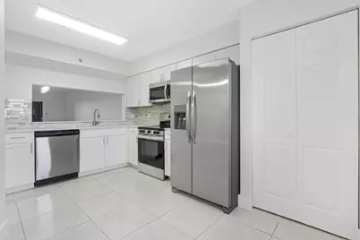 2200 S Cypress Bend Drive #805, Pompano Beach, FL 33069 - Photo 6