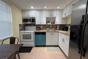 1015 Country Club Dr, Margate, FL 33063 - Photo 8