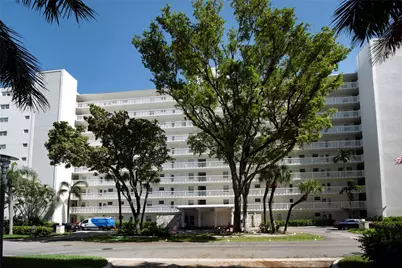 2555 NE 11th Street #902, Fort Lauderdale, FL 33304 - Photo 1